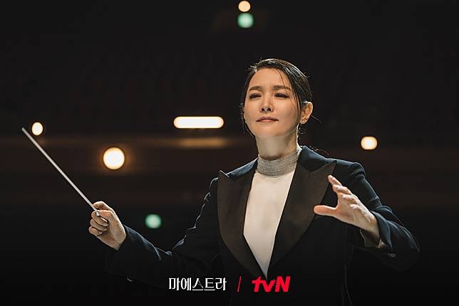 第1+2集韓劇《大指揮家：弦上的真相》劇情與評論