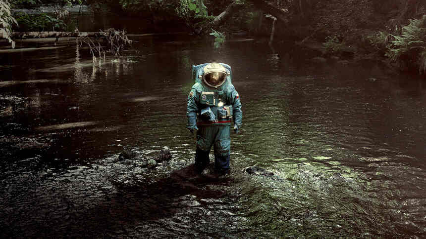 【Netflix電影】亞當山德勒「太空孤航劇情+評價+結局」外星生物成為太空人的心靈導師？